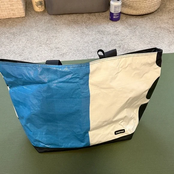 Rareform Blake Zippered Tote Recycled Billboard Blue White - Picture 3 of 6